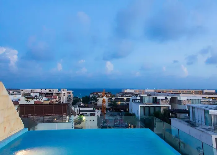 A Pasos De La Playa | Apartamento Elegante En La Quinta Avenida Con Piscina En La Azotea * Playa del Carmen